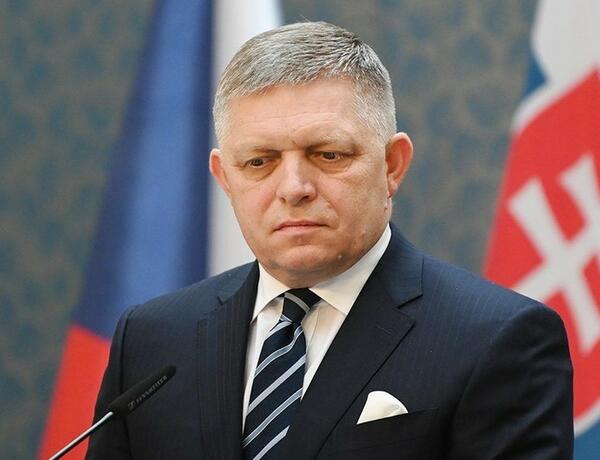 Премьер-министр Словакии прибыл в Азербайджан