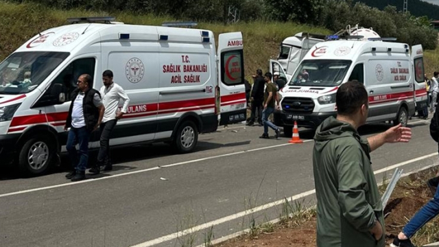Türkiyədə ağır yol qəzası: 8 nəfər ölüb, 11 nəfər yaralanıb