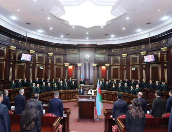 Yeni təyin olunan hakimlər and içdilər –
