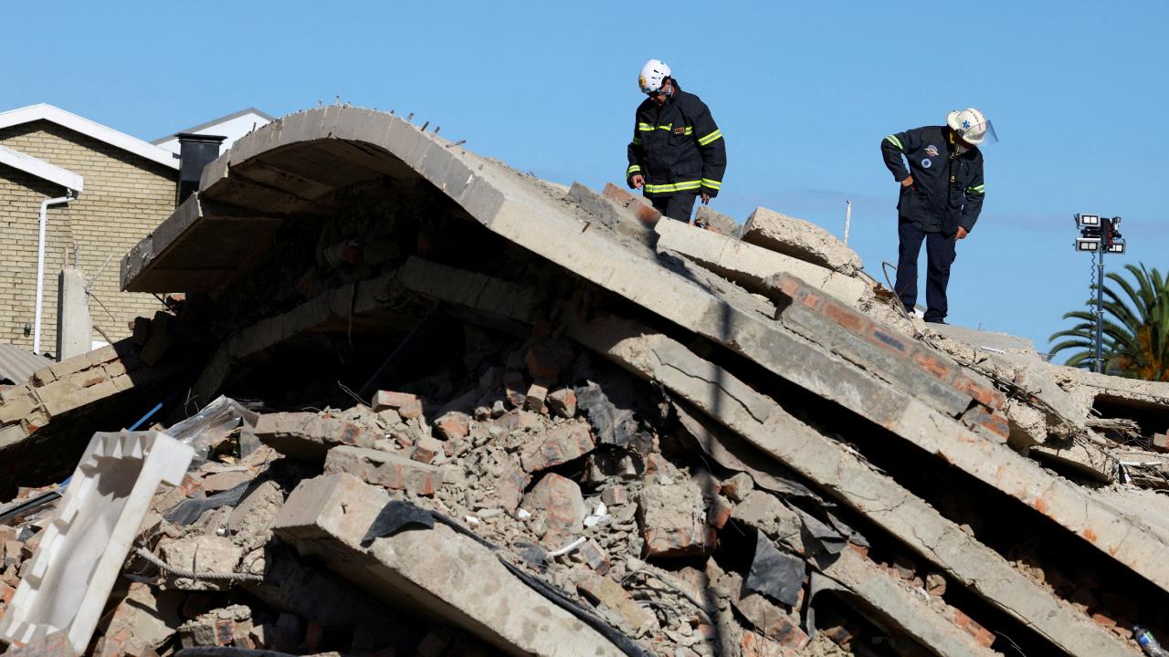 Cənubi Afrikada bina uçub: 32 nəfər ölüb