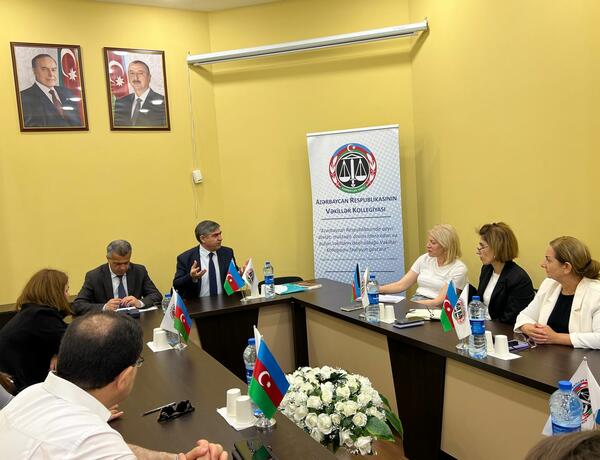Vəkillərə məhkəmələrdə kolliziya normasının tətbiqi problemləri mövzusunda təlim keçirildi –
