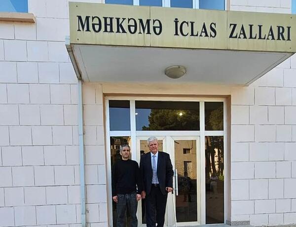 Məhkəmə ana və oğlunu maşınla vurub öldürməkdə təqsirləndirilən sürücüyə bəraət verdi