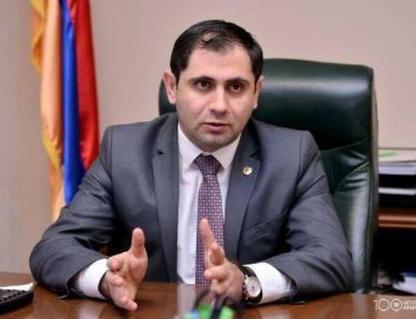 Ermənistanın müdafiə naziri Fransaya səfərə gedib