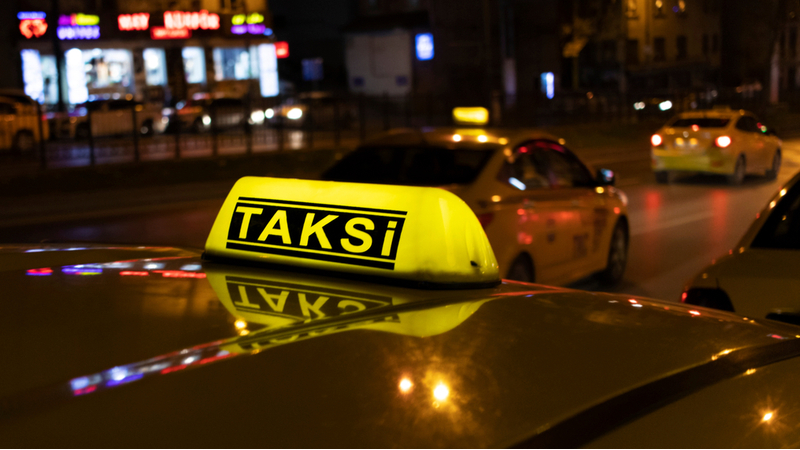 Bu gündən taksi fəaliyyətində buraxılış tarixindən 15 il keçən avtomobillərə qadağa qoyulur