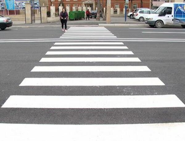 Bakının bu küçəsində xüsusi hərəkət zolağı çəkilib
