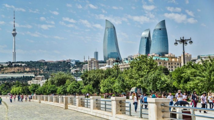 Завтра воздух в Баку прогреется до 24 градусов