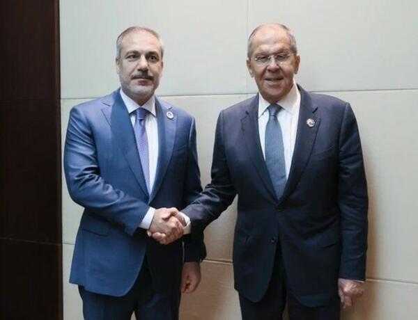 Türkiyə və Rusiya XİN başçıları Laosda görüşüb