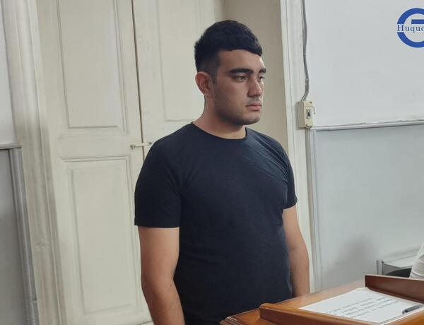 Qardaşını bıçaqlamaqda təqsirləndirilən qaziyə hökm oxundu