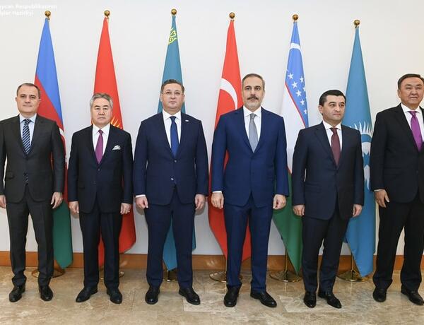 Глава МИД Азербайджана пожелал Кыргызстану успехов в председательстве в ОТГ