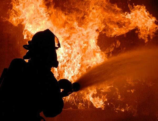 Sumqayıtda yataqxanada yanğın olub, 11 nəfər təxliyə edilib –