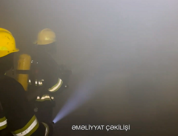 Bakıda çoxmərtəbəli yaşayış binasındakı yanğın söndürüldü –