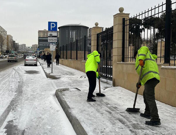 Paytaxtda qardan təmizlik işləri davam edir –