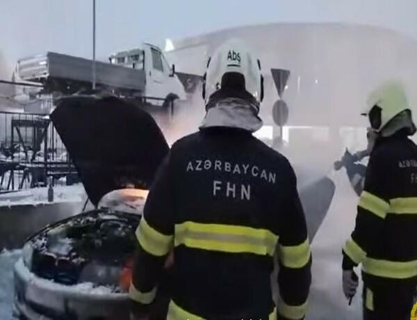 Bakı-Sumqayıt yolunda BMW yandı –