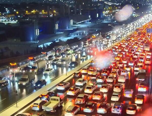Hazırda Bakının bəzi yollarında sıxlıq müşahidə olunur –