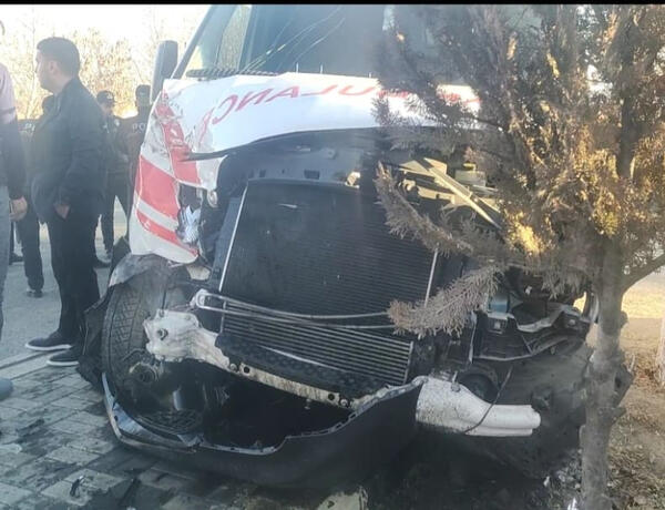 Naxçıvanda təcili tibbi yardım avtomobili qəzaya düşdü –