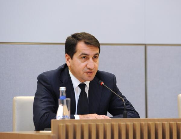Hikmət Hacıyev Makronun müşaviri ilə Azərbaycan–Fransa əlaqələrinin vəziyyətini nəzərdən keçirib