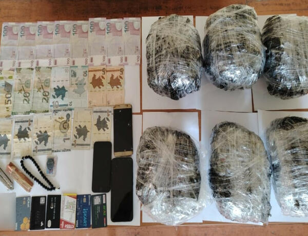 PUA ilə ölkə ərazisinə atılan narkotiki götürmək istəyən şəxslər saxlanıldı –