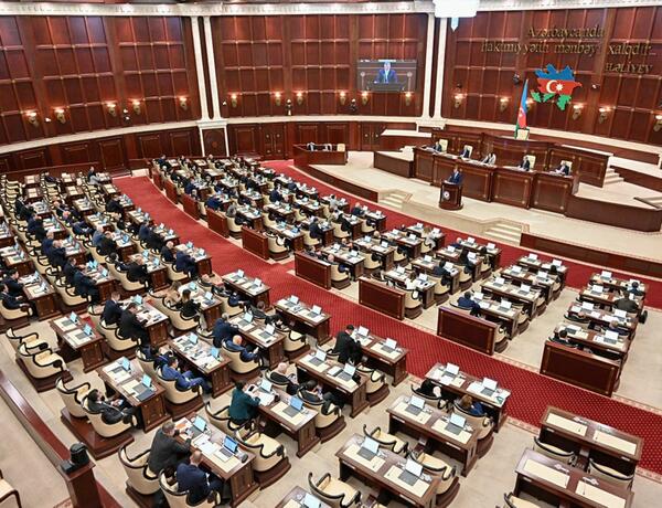 Korrupsiya ilə əlaqədar hüquqpozmalarla bağlı qanun layihəsi parlamentə daxil olub