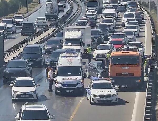 Bakıda ağır qəza: iki qadın xəsarət aldı