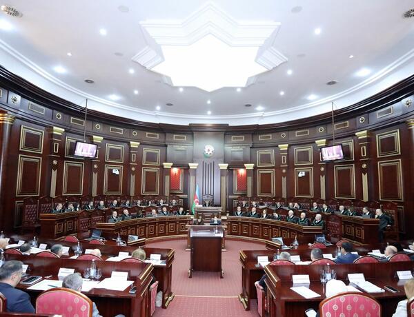 Ali Məhkəmə Plenumunun iclası keçirildi