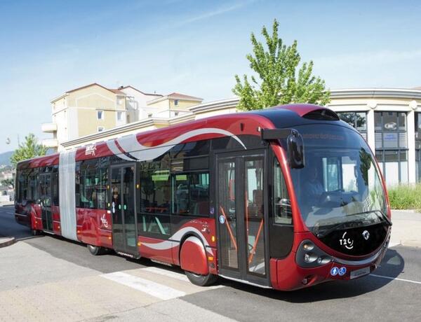 Bakıda avtobusda gediş haqqına görə sürücü döyüldü, qulaq pərdəsi deşildi