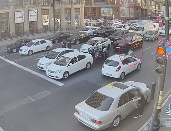 Yolu qaçaraq keçən piyadanı maşın vurdu –