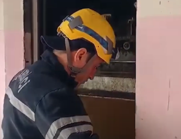 Bakıda liftdə köməksiz qalan şəxs xilas edildi