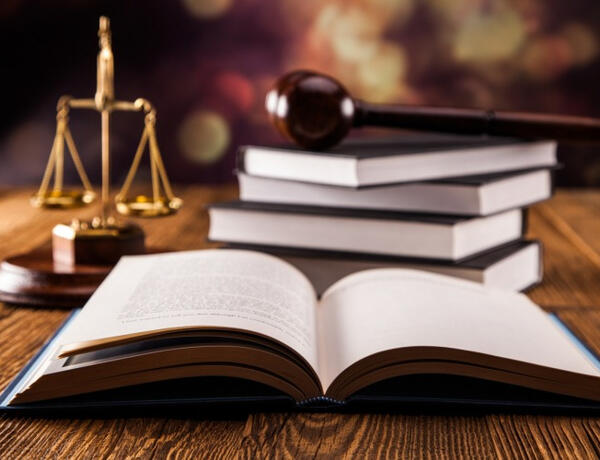 Bakıda iki dostun qətlində təqsirləndirilən şəxslərə cəza istənildi