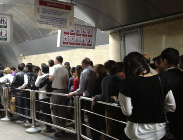 Bakı metrosunda həyəcan –