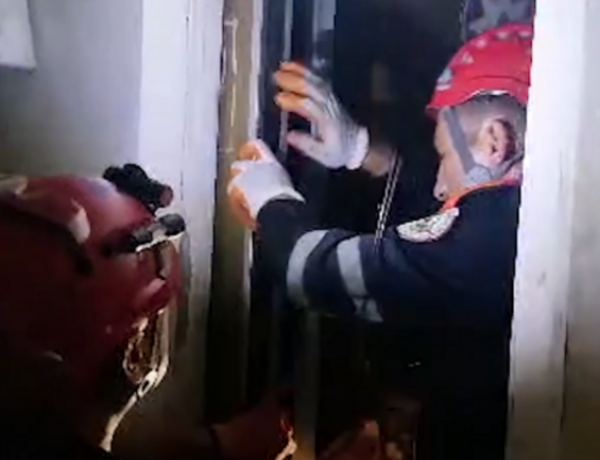 Bakıda liftdə köməksiz qalan şəxs xilas edildi