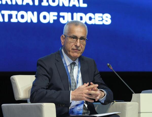 Lətif Hüseynov: “Məhkəmə ilə digər hakimiyyət qolları arasında dialoq olmalıdır”
