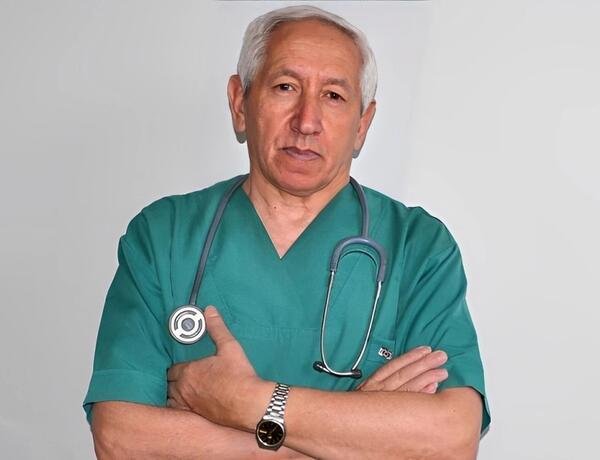 Azyaşlının ölümündə ittiham olunan tanınmış həkimə hökm oxundu