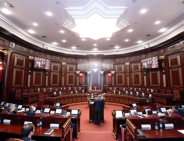 Ali Məhkəmə Plenumunun növbəti iclası keçirildi –
