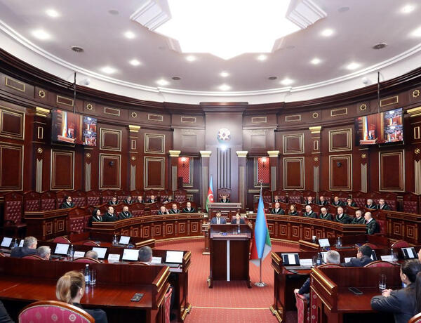 Yeni təyin olunmuş hakimlər Ali Məhkəmədə and içiblər –