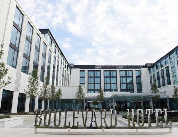 “Boulevard Hotel”də qətl –