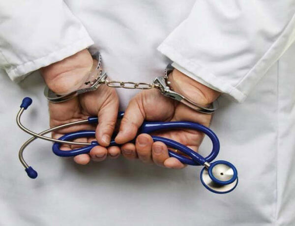 11 yaşlı uşağın ölümünə səbəb olan həkim azadlıqdan məhrum edildi