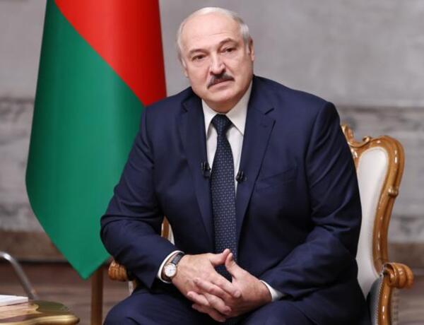 Lukaşenko: “Belarus və Qazaxıstan “çılğın dünyada” bir-birlərini itirməməlidirlər”