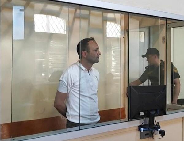 Dələduzluqda təqsirləndirilən şəxsin məhkəməsi: “Tanımadığın adama niyə pul verirsən?”