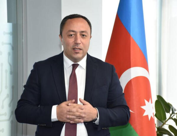 Anar Əsədlinin məhkəməsində zərərçəkmişlər ifadə verdi