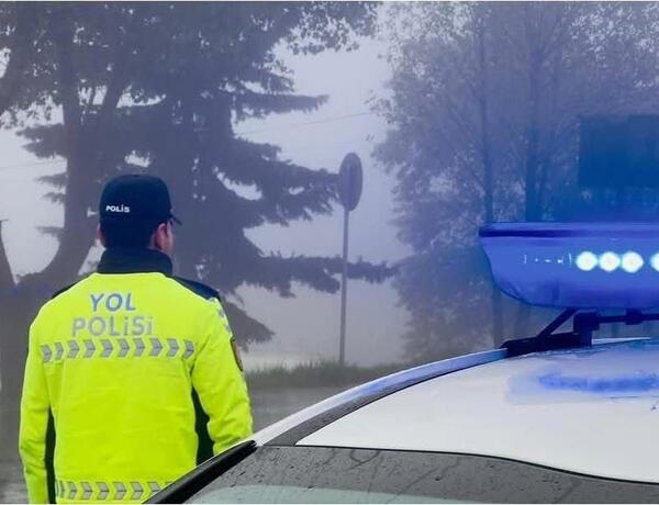 Yol polisi əlverişsiz hava şəraiti ilə bağlı sürücülərə müraciət etdi
