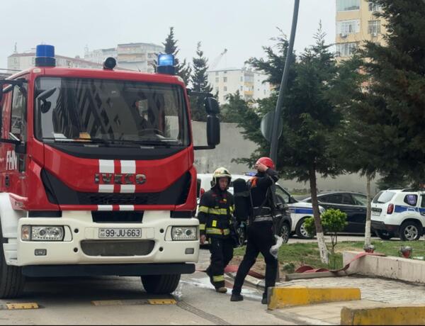 Bakıda yaşayış kompleksində yanğın oldu –