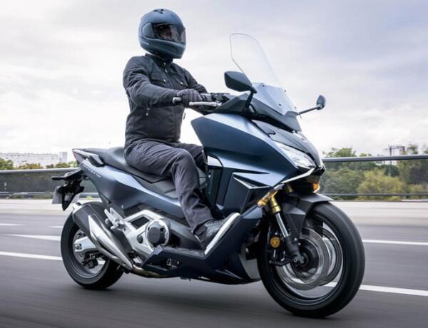 Oğurladığı motosikletlə kuryerlik etdi