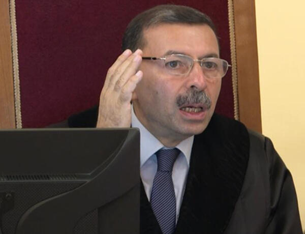 Sabiq hakim: “Sənin nə ixtiyarın var ki, mənim maaşımı deyəsən?” –