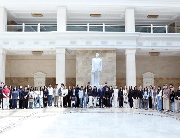 Xəzər Universitetinin tələbələri Ali Məhkəmədə olublar –