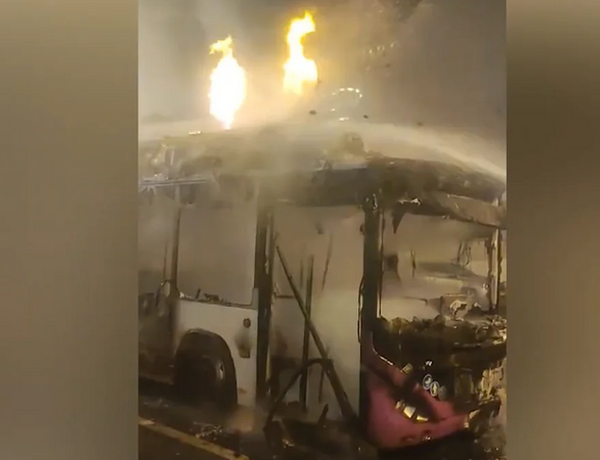Bakıda sərnişin avtobusu yandı –