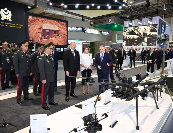 İlham Əliyev “ADEX 2026” və “Securex Caspian” sərgiləri ilə tanış oldu –