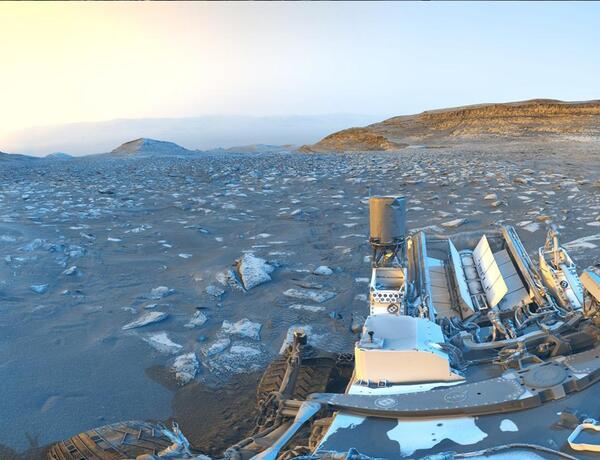“Curiosity” Marsdakı 5000-ci gününü yeni panorama ilə qeyd edib