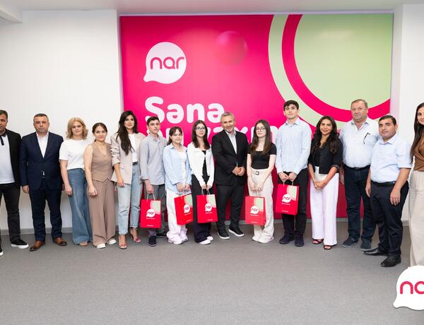 “Nar” ilin ən yüksək nəticə göstərən abituriyentlərini mükafatlandırdı