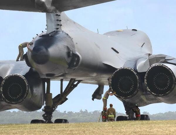 ABŞ Britaniyadakı bazadan bombardmançı təyyarələrini geri çəkib