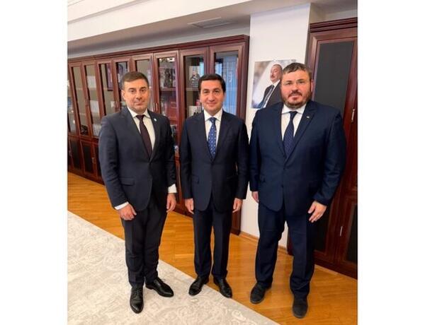 Hikmət Hacıyev Ukrayna Ombudsmanı ilə humanitar məsələlər müzakirə etdi